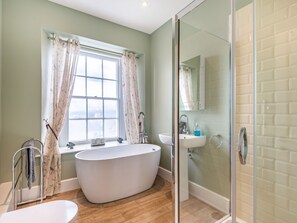 Cottage | Bathroom | Shower