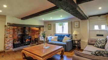 Cottage | Living area
