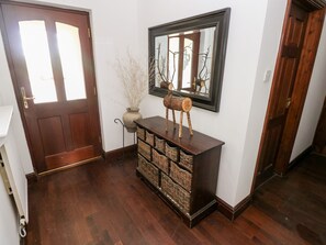 Cottage | Interior - Mountain Farm (Haverfordwest)