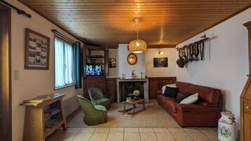 Televisie en een open haard