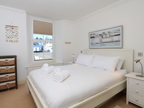 Cottage | 2 bedrooms, individually decorated, individually furnished, free WiFi - 2 Embankment House (Dartmouth)