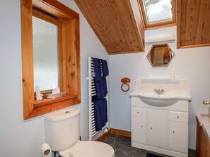 Cottage | Badkamer | Een douche