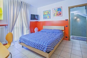 4 chambres, fer et planche à repasser, Wi-Fi, draps fournis