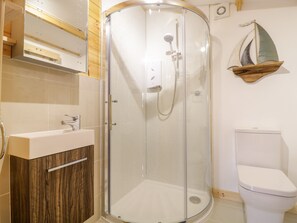 Cottage | Bathroom | Shower - Someplace Else (Diss)