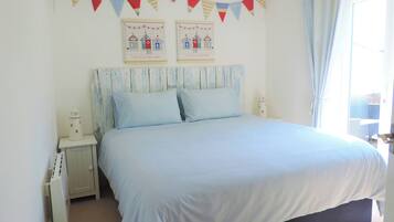 Cottage | 2 bedrooms, free WiFi, individually decorated, individually furnished