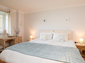 Cottage | 2 bedrooms, individually decorated, individually furnished, free WiFi - Y Gyfrinach (Pwllheli)