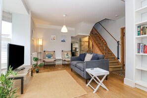 Cottage | Living area