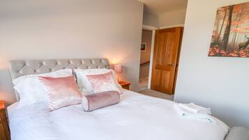 Cottage | 4 camere, con stile personalizzato, con arredamento individuale