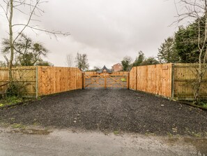 Cottage | Property grounds