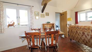 Cottage | Dining