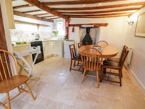 Cottage | Private kitchen | Fridge, dishwasher, electric kettle, toaster - Teign Cottage (Teignmouth)