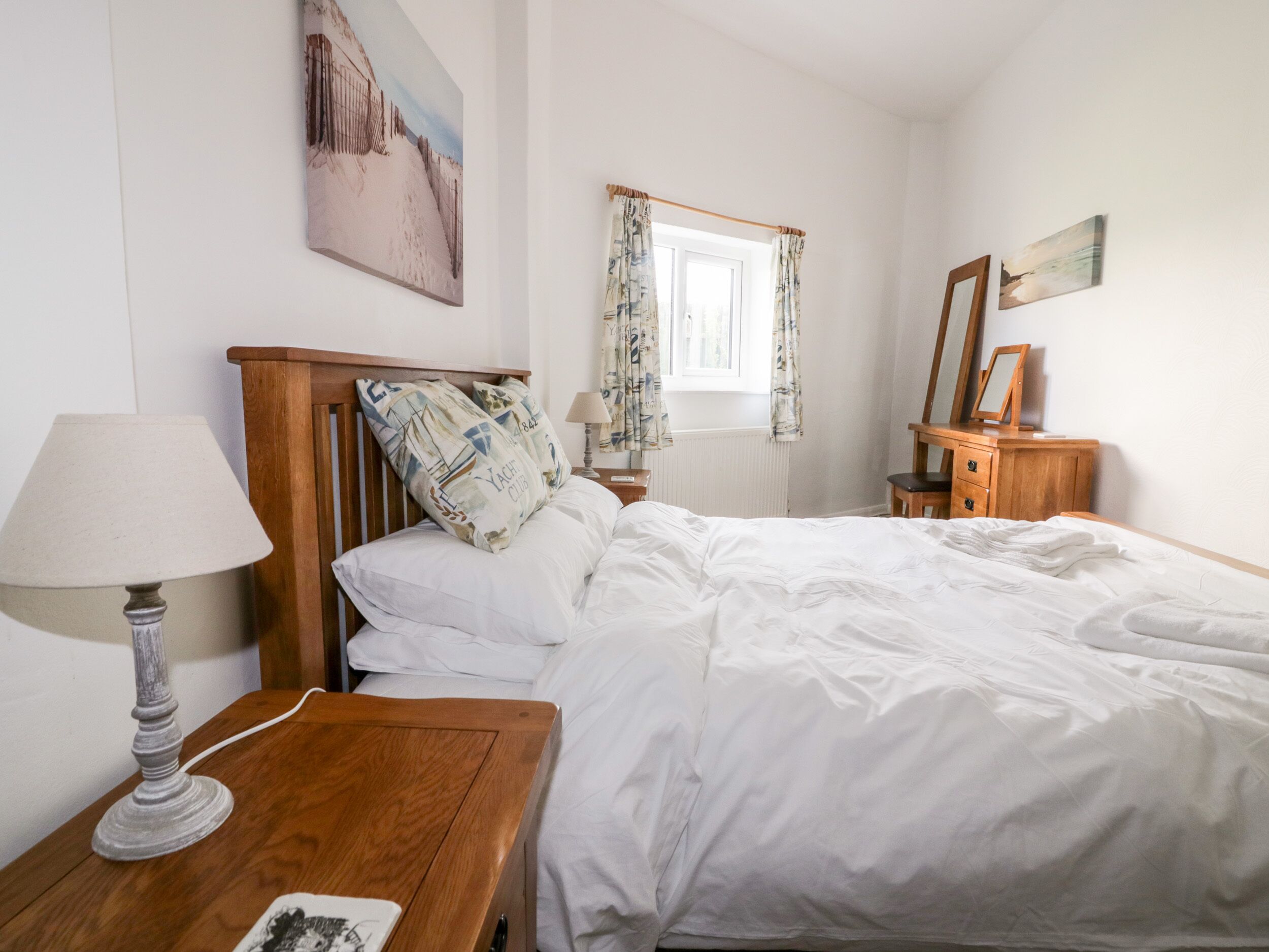 3 habitaciones, decoración personalizada y muebles diferentes 