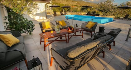 Beautiful villa with pool