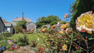 Cottage | Property grounds