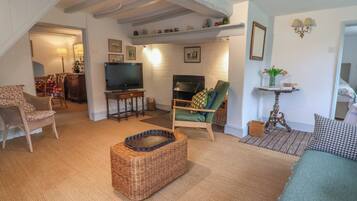 4 bedrooms, individually decorated, individually furnished, free WiFi