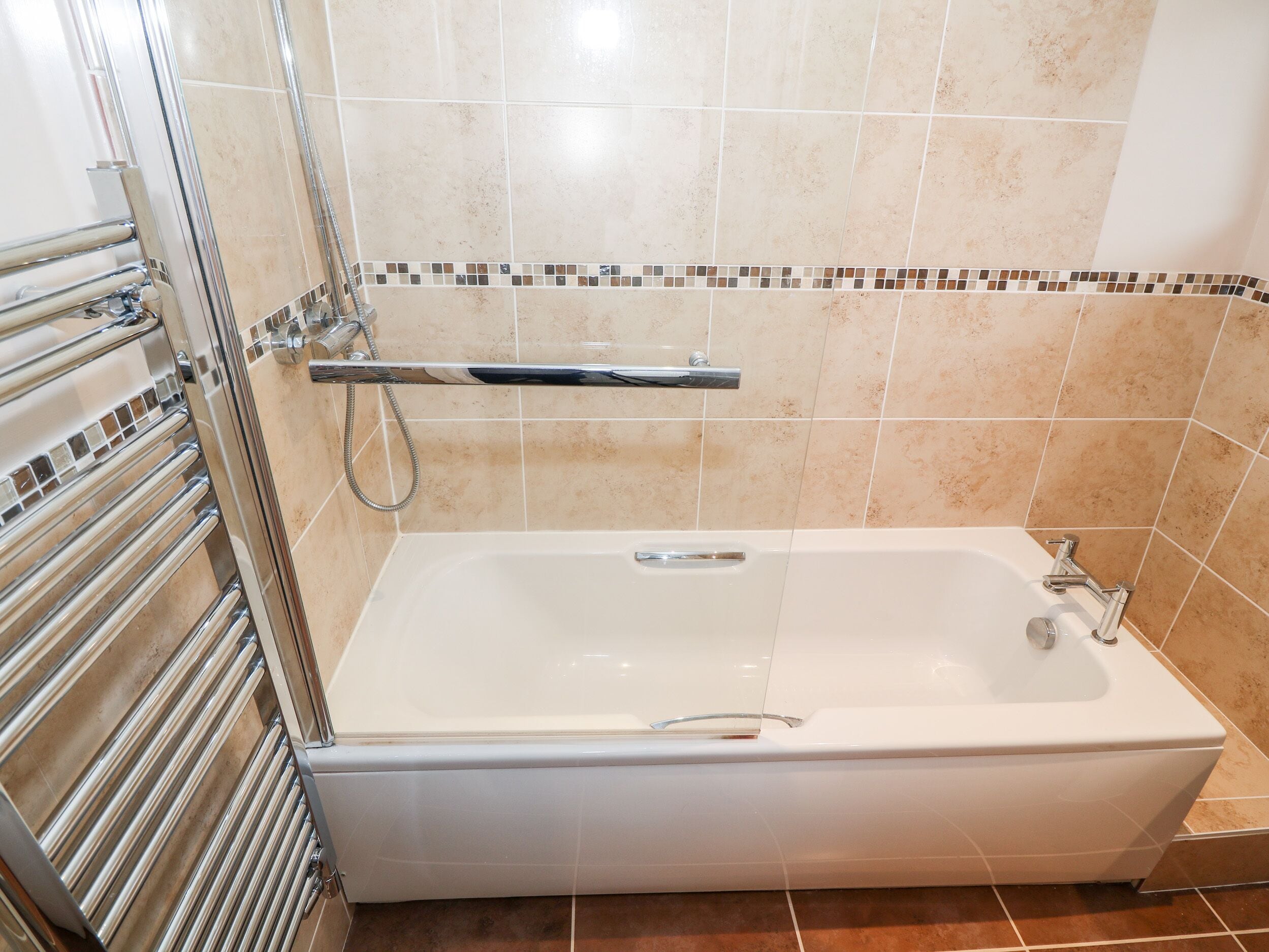 Cottage | Badkamer | Een douche