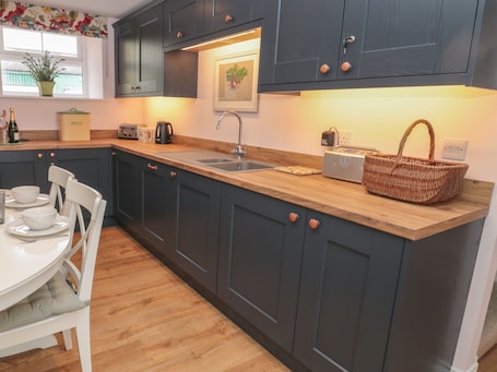 ์ฝํฐ์ง | ์ ์ฉ ์ฃผ๋ฐฉ | ๋์ฅ๊ณ , ์๊ธฐ ์ธ์ฒ๊ธฐ, ์ ๊ธฐ ์ฃผ์ ์, ํ ์คํฐ