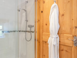 Casa de campo | Baño | Regadera y secadora de cabello 