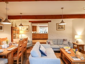 Cottage | Living room | Fireplace - Court Prior Cottage (Totnes)