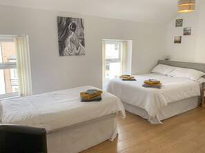 Cottage | 6 bedrooms, individually decorated, individually furnished, free WiFi