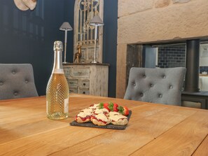 Cottage | 4 bedrooms, individually decorated, individually furnished, free WiFi