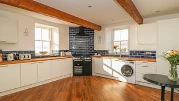 Cottage | Interior
