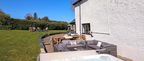 Cottage | Interior