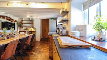 Cottage | Interior