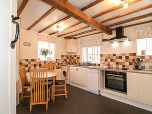 Cottage | Private kitchen | Fridge, dishwasher, electric kettle, toaster - Toad Cottage (Matlock)