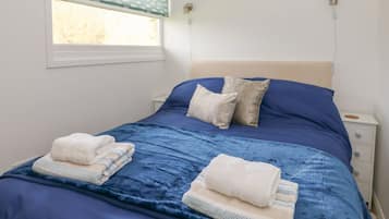 Cottage | 2 bedrooms, individually decorated, individually furnished, free WiFi