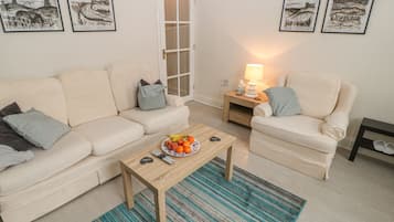 Cottage | Living room | TV