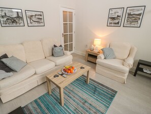 คอทเทจ | ห้องนั่งเล่น | ทีวี