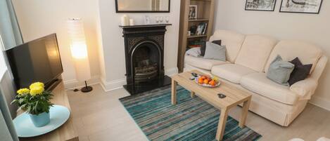 Cottage | Living room | TV
