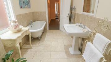 Cottage | Bathroom | Shower