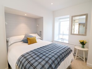 Cottage | 2 bedrooms, individually decorated, individually furnished, free WiFi - Sea Point (Exmouth)