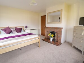 3 bedrooms, individually decorated, individually furnished, free WiFi - The Alders (Llanfyllin)
