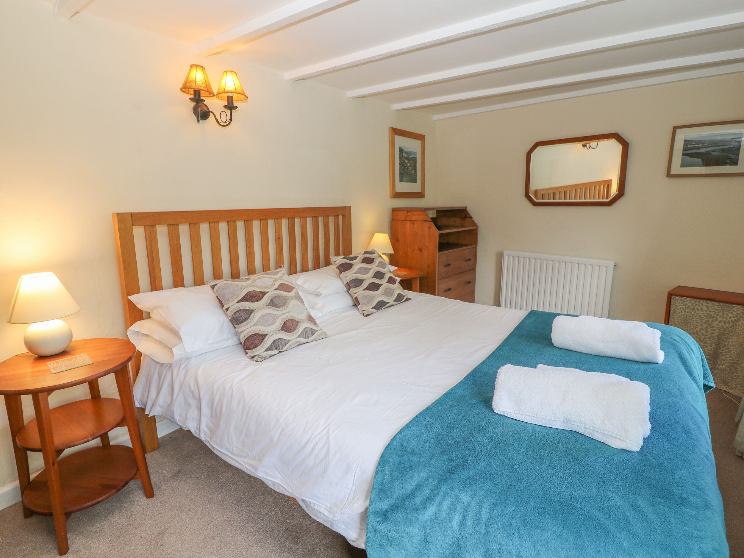 Cottage | 2 bedrooms, individually decorated, individually furnished, free WiFi