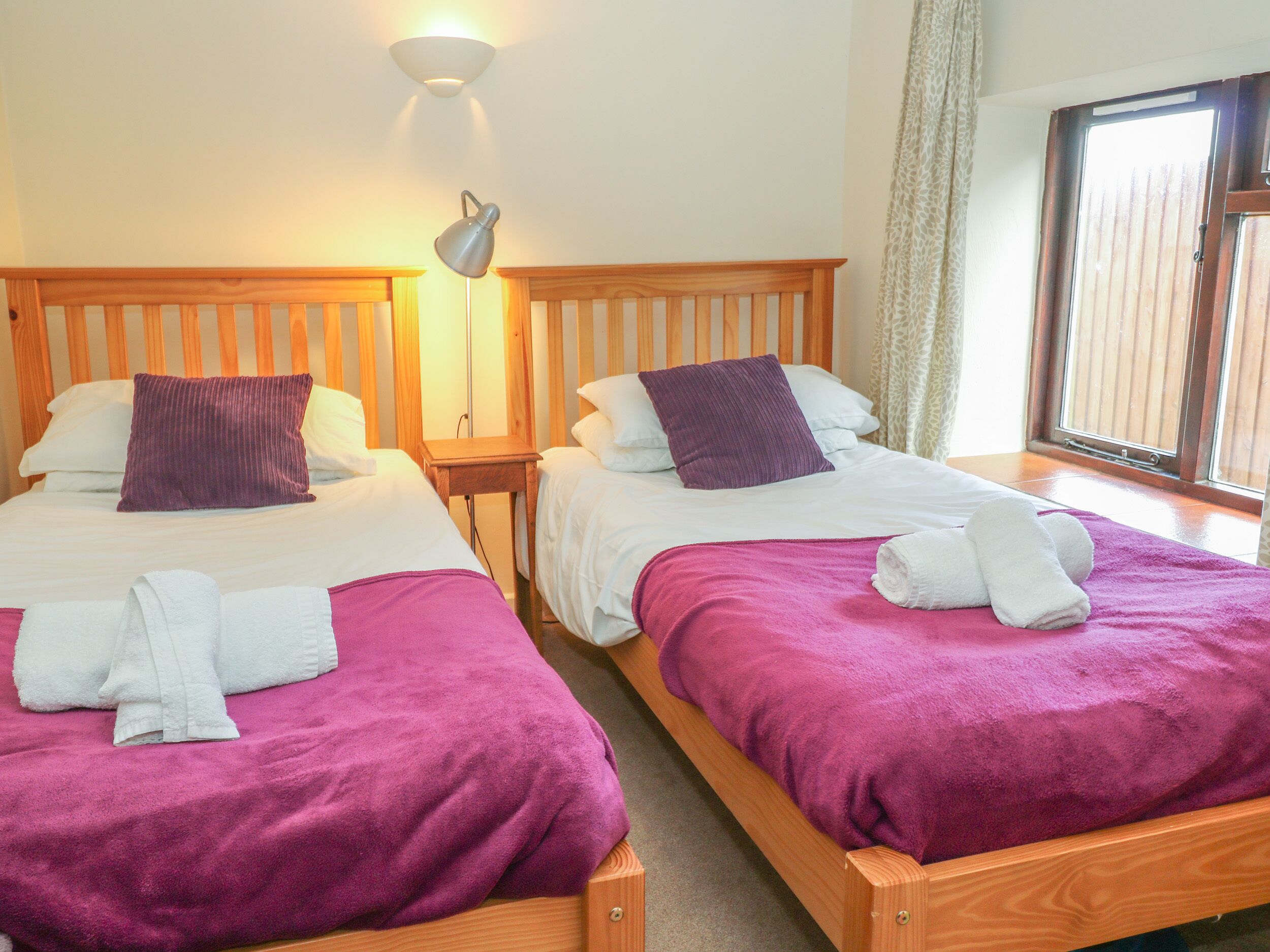 Cottage | 2 bedrooms, individually decorated, individually furnished, free WiFi