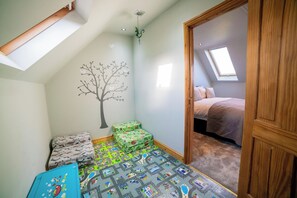 Cottage | 5 bedrooms, individually decorated, individually furnished, free WiFi - Whinstones at 4 The Villas (Alnwick)
