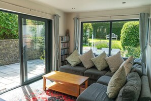 Cottage | Living area | Video-game console, DVD player - Whinstones at 4 The Villas (Alnwick)