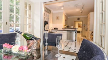 Cottage | Interior