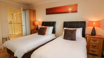 Cottage | 3 bedrooms, individually decorated, individually furnished, free WiFi