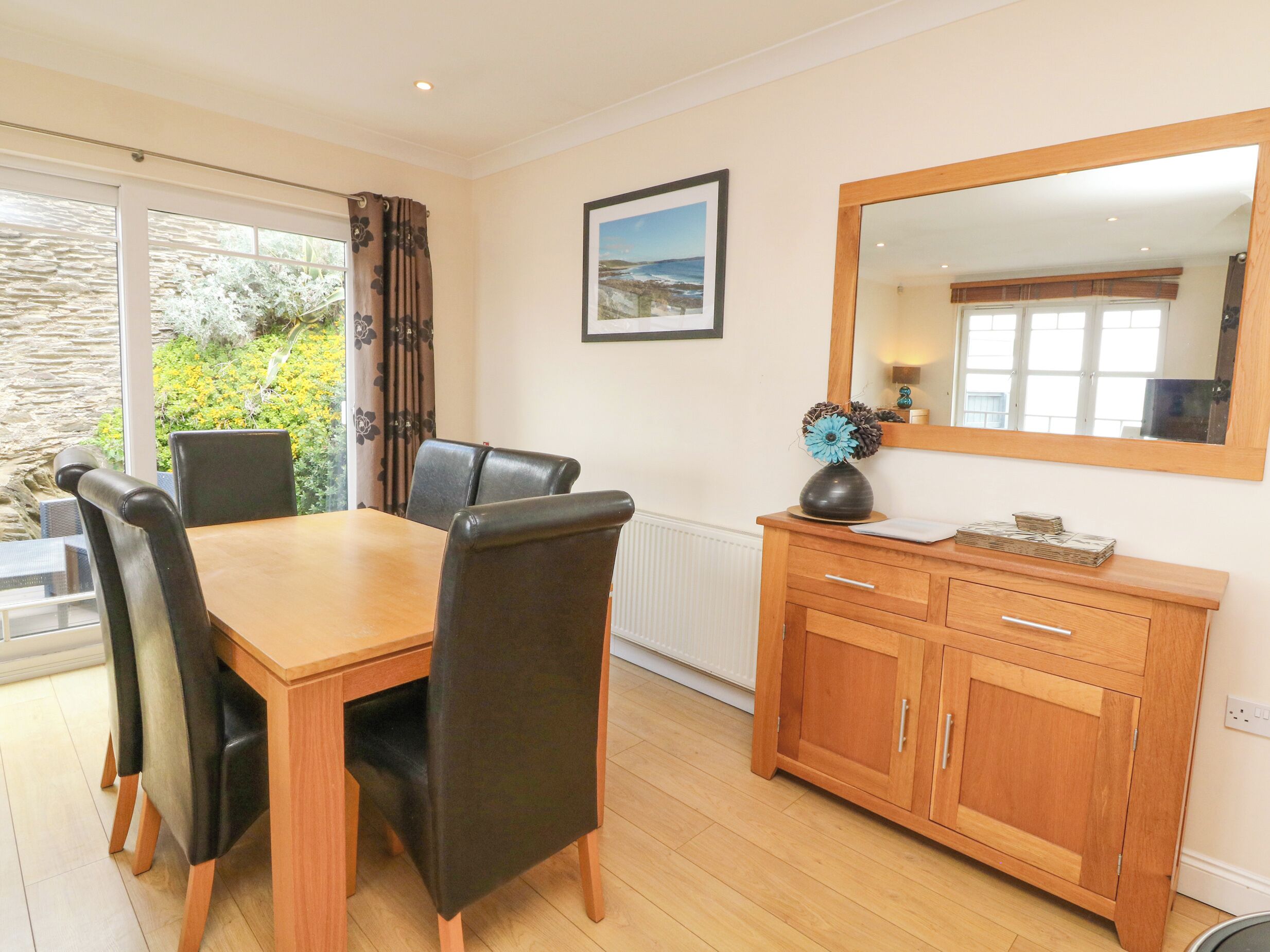 Cottage | Tempat makan