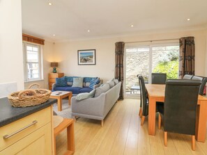 Cottage | Living area