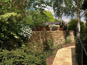 Cottage | Property grounds