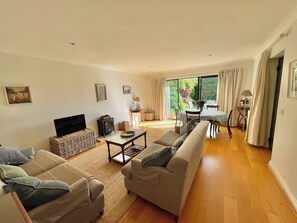 คอทเทจ | บริเวณนั่งเล่น