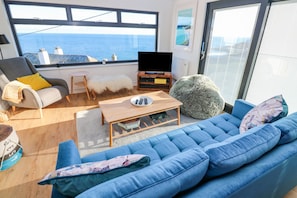 Cottage | Interior - The Poop Deck (Helston)