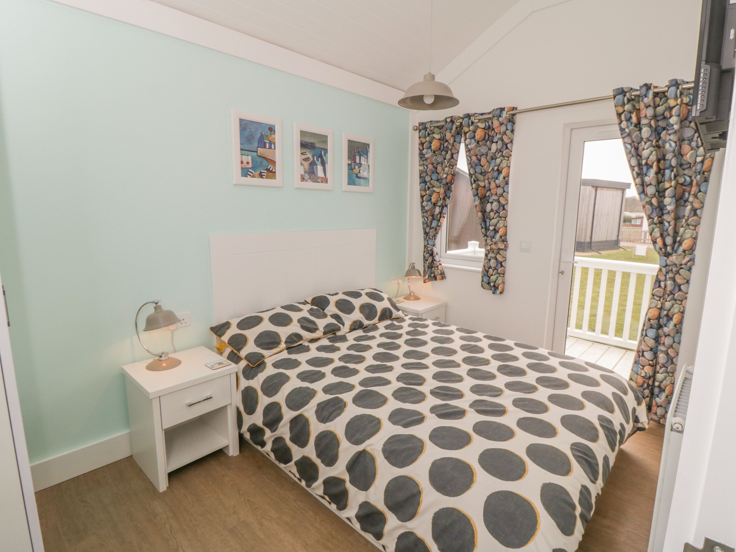 Cottage | 2 bedrooms, individually decorated, individually furnished, free WiFi