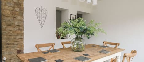 Refrigerador, lavavajillas, tetera/pava eléctrica, tostadora