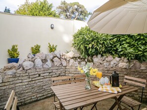 Cottage | Interior - Monterey Mews (Torquay)